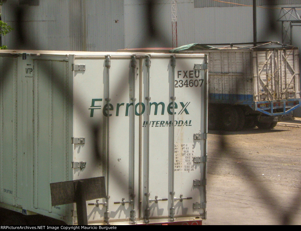 FXEU Container white scheme